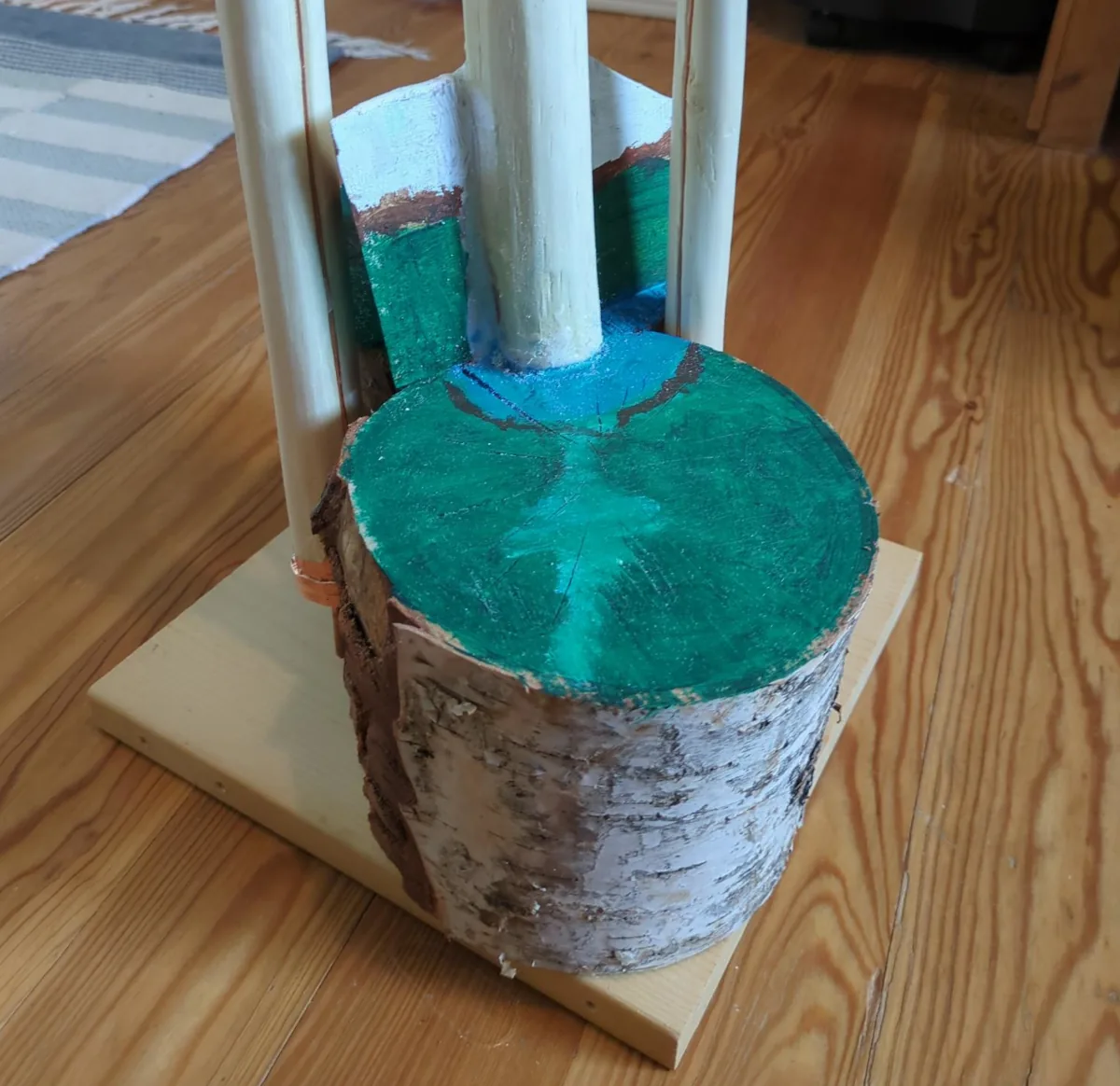 Gallery display stand - bottom view